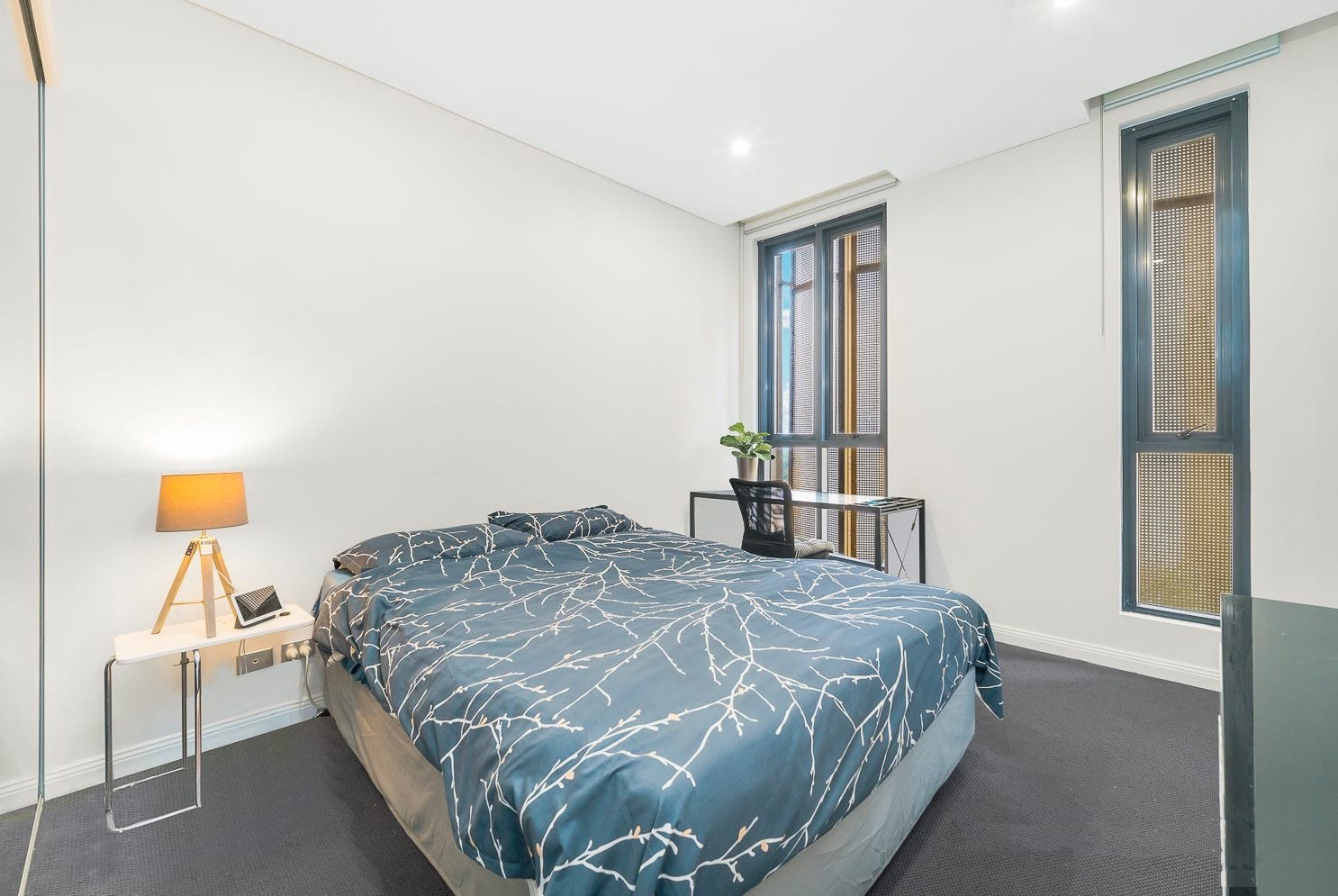 647/1 Finch Drive EASTGARDENS 5