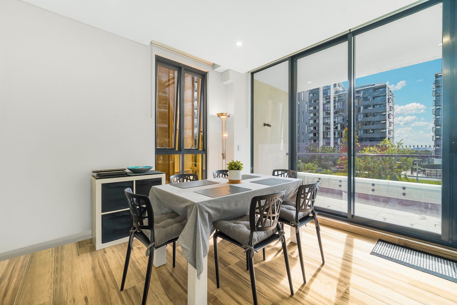 647/1 Finch Drive EASTGARDENS 4