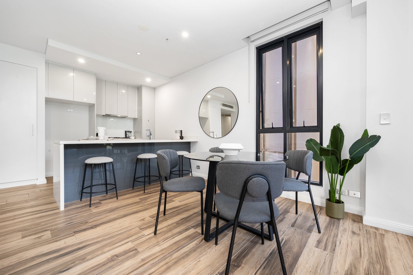 647/1 Finch Drive EASTGARDENS 4