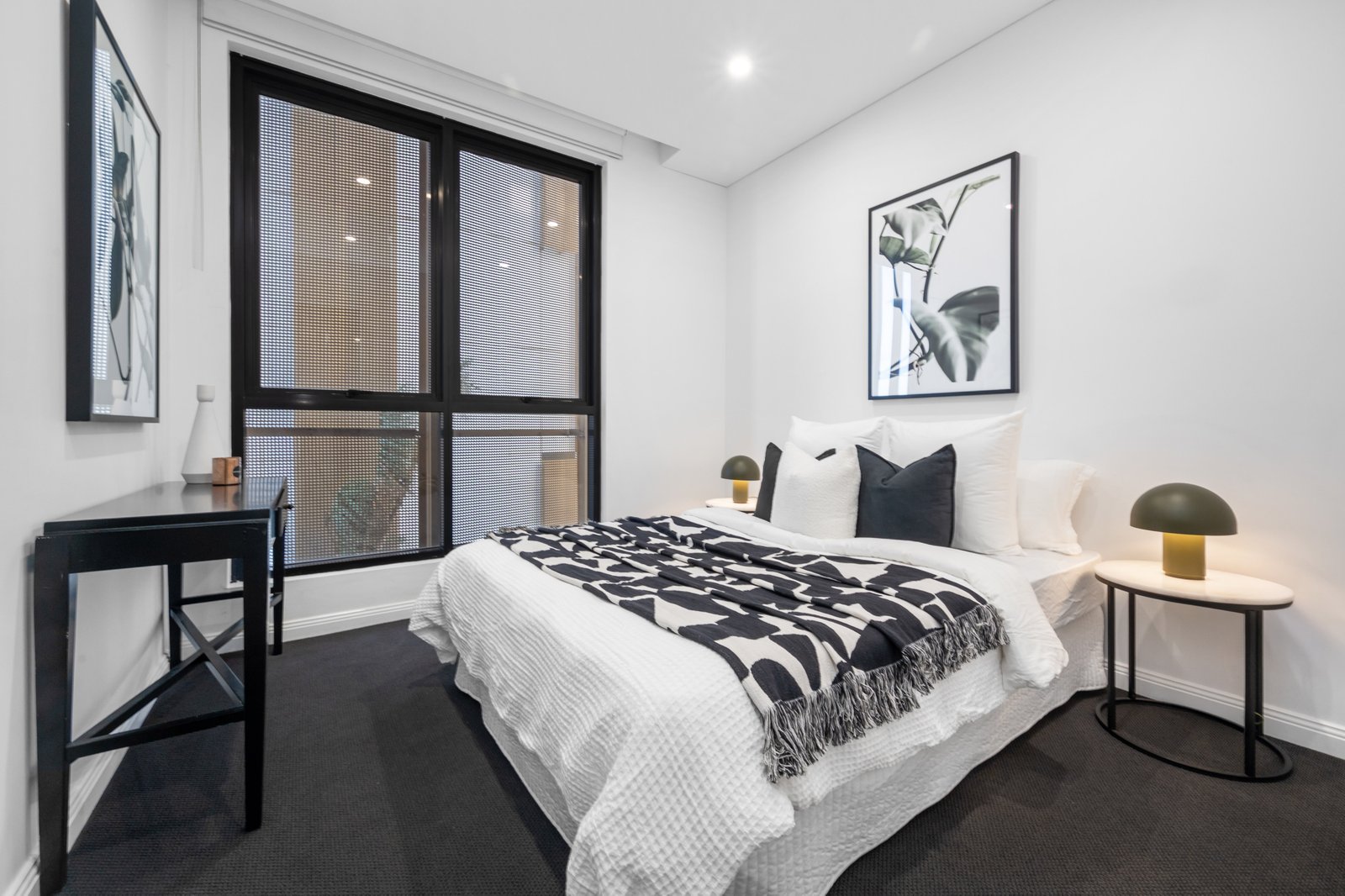 647/1 Finch Drive EASTGARDENS 8