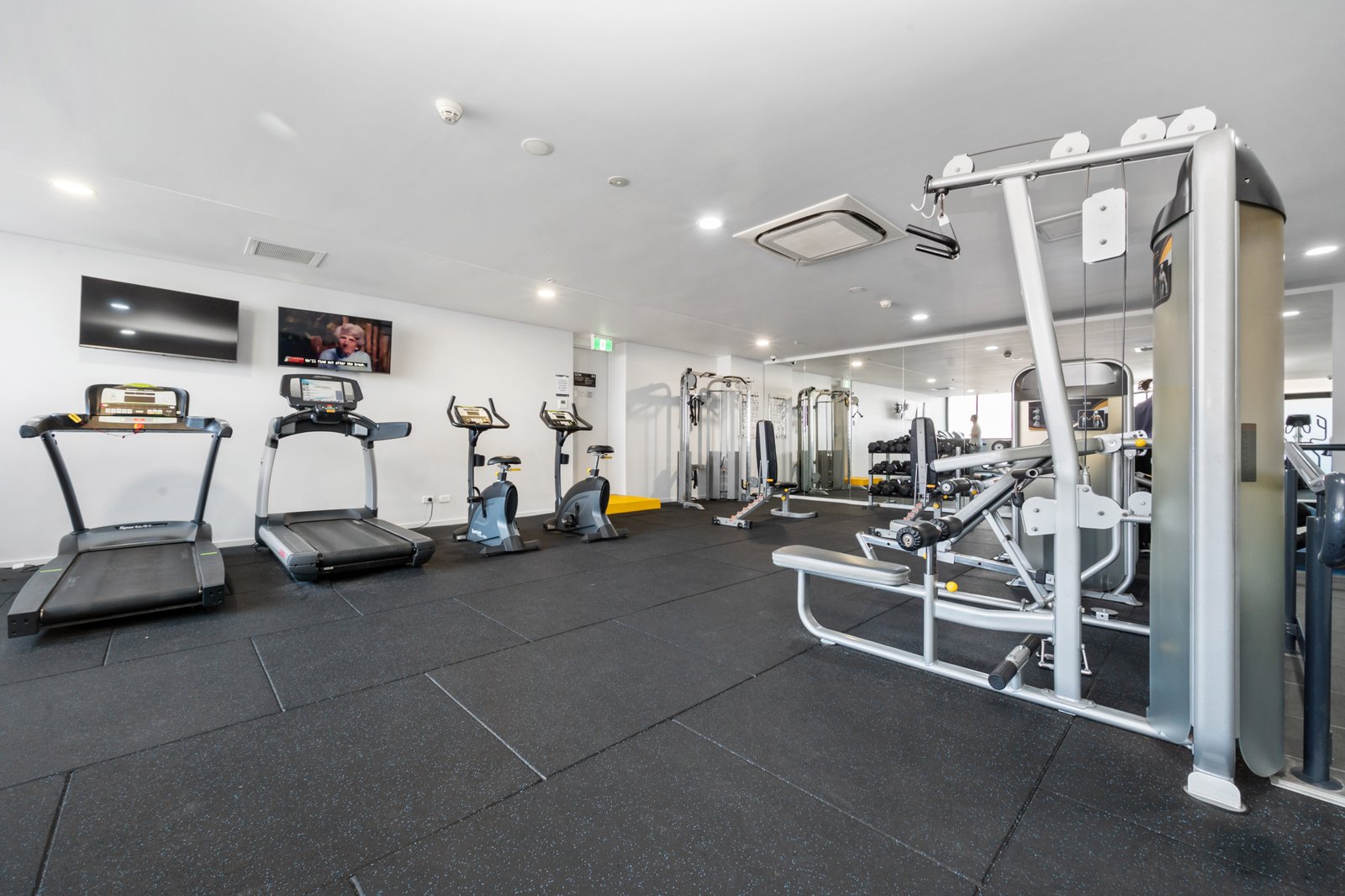 647/1 Finch Drive EASTGARDENS 13