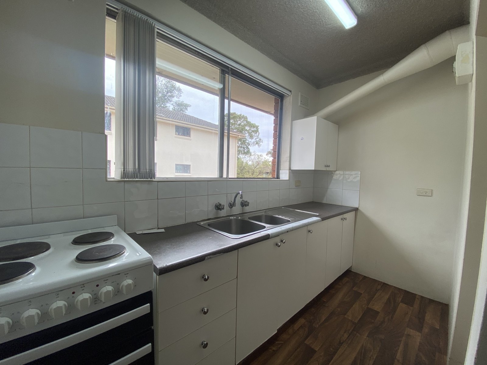 6/49 Castlereagh Street LIVERPOOL 3