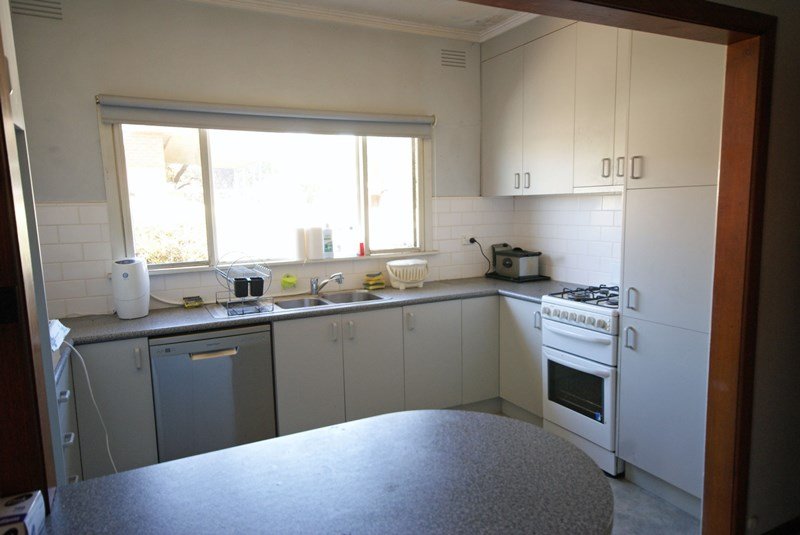 649 Electra Street ALBURY 3