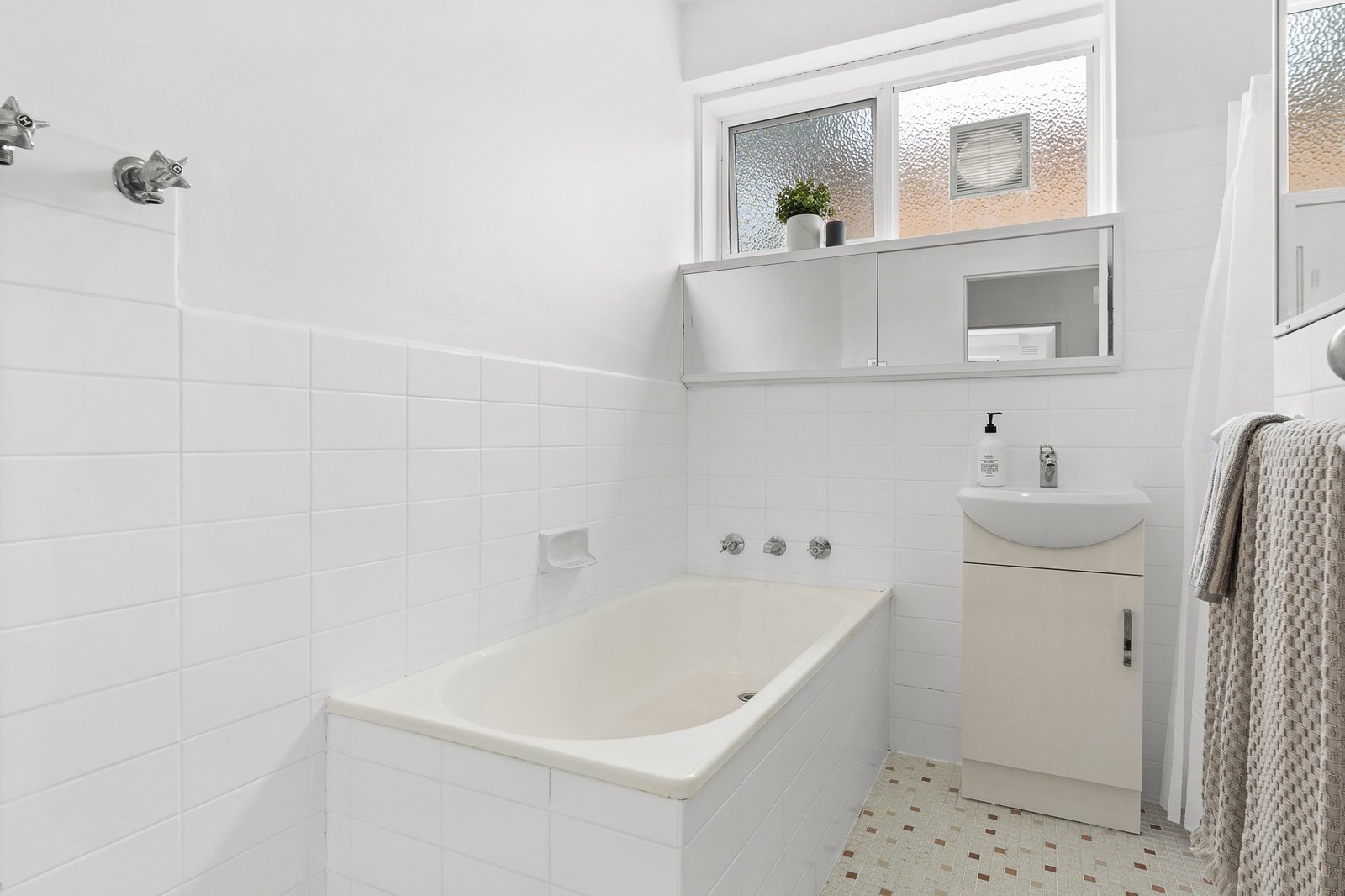 Gallery: 6/49 Raglan Street