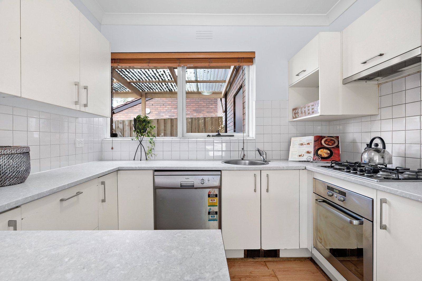 Real Estate and Property in 6/490 Doncaster Road, Doncaster, VIC