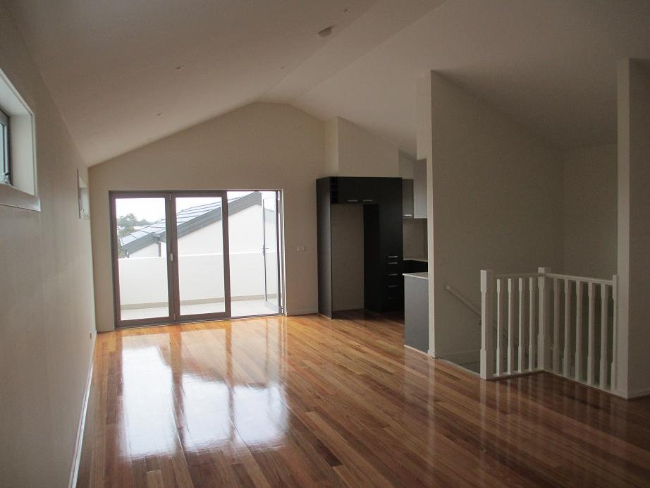 Gallery: 6/490 Station Street