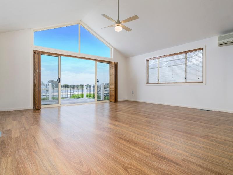 Gallery: 64A Mascot Avenue