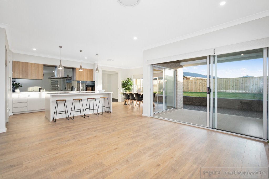 65 Billabong Parade CHISHOLM 7