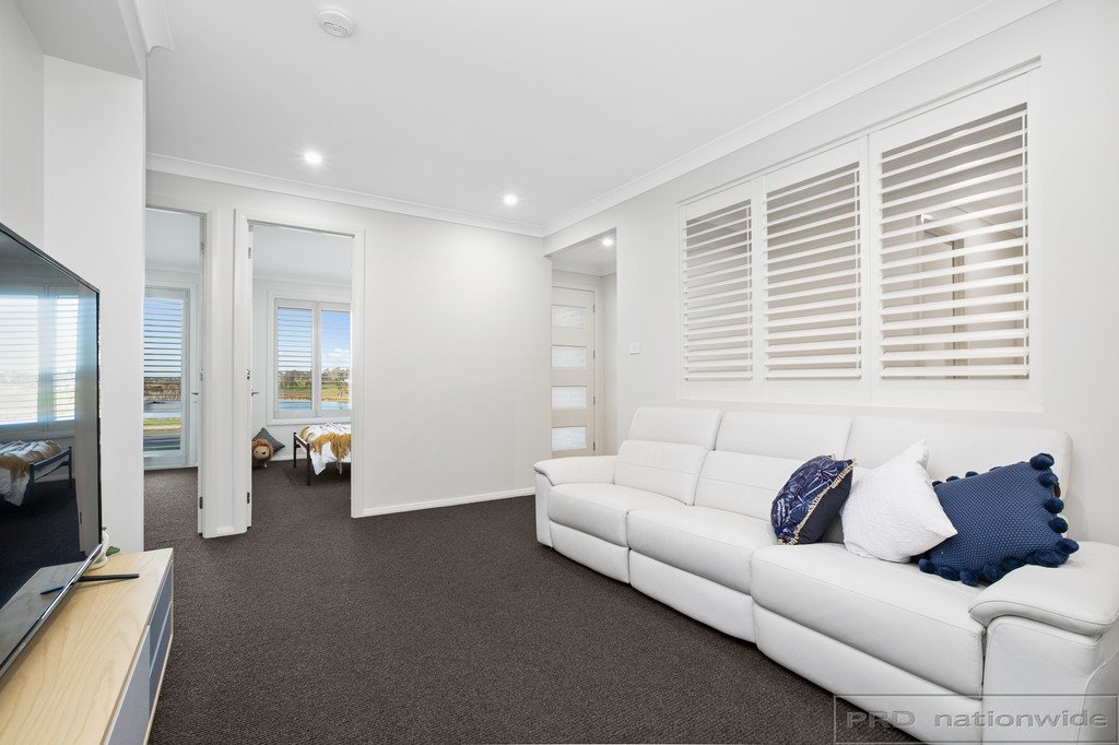 65 Billabong Parade CHISHOLM 12