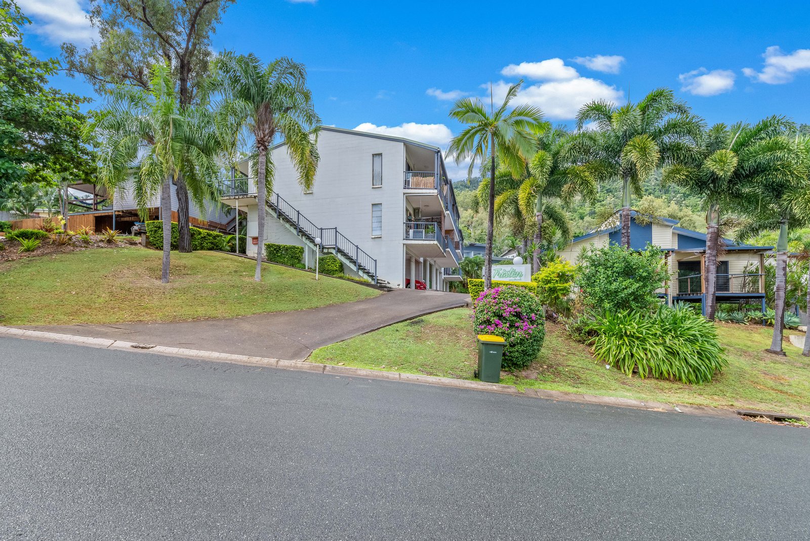 6/5 Border Drive CANNONVALE 2
