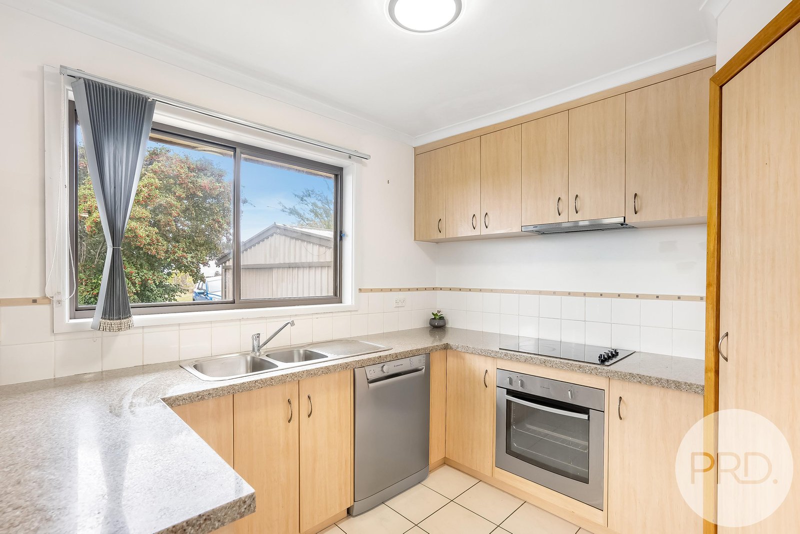 65 Elderslie Road BRIGHTON 9