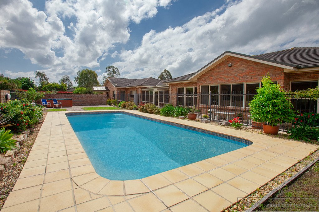 65 Forest Hill Drive OAKHAMPTON HEIGHTS 4