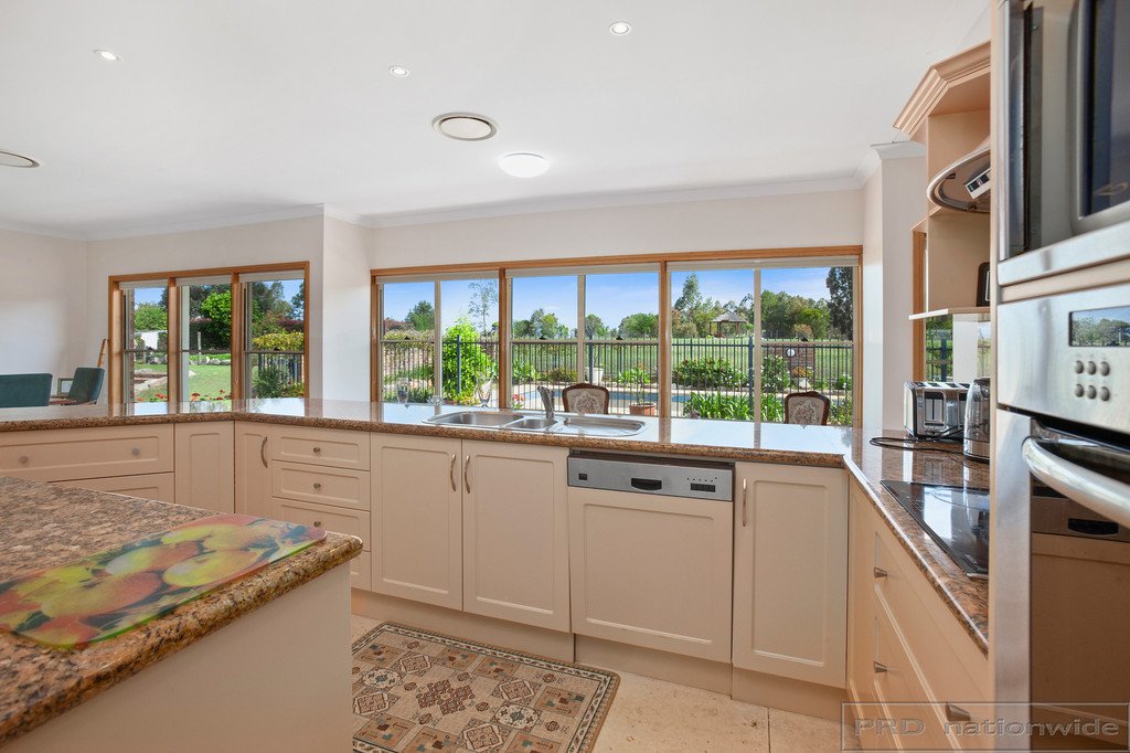 65 Forest Hill Drive OAKHAMPTON HEIGHTS 13