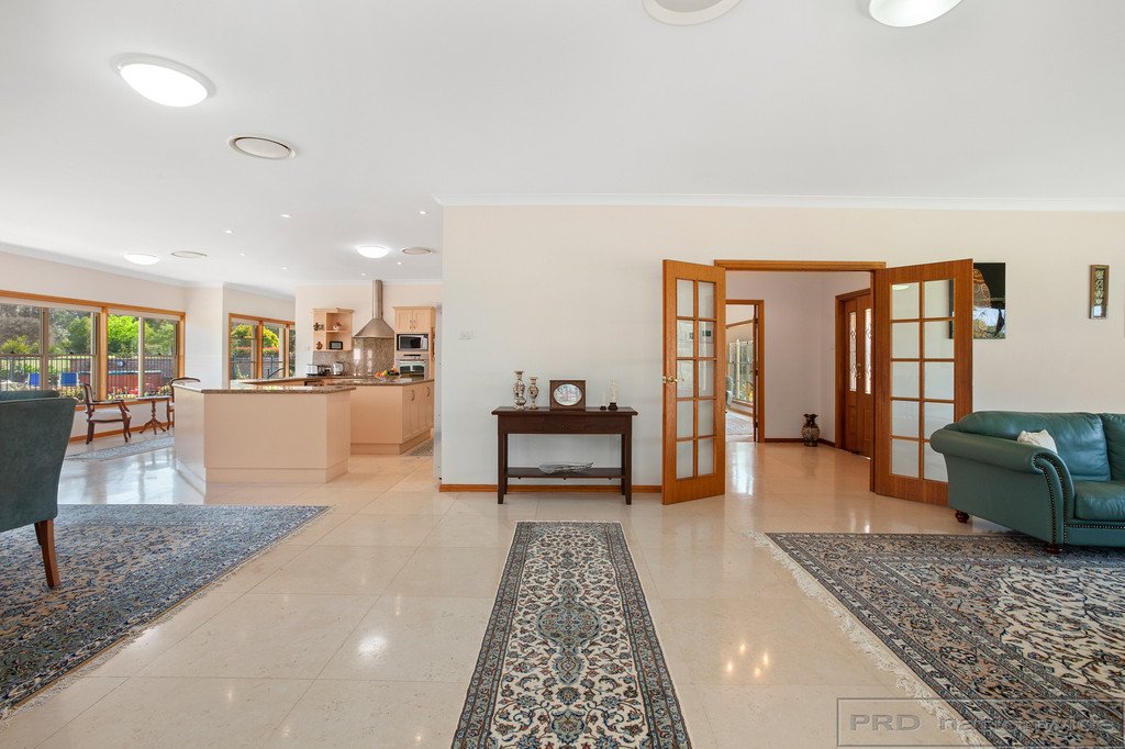 65 Forest Hill Drive OAKHAMPTON HEIGHTS 14