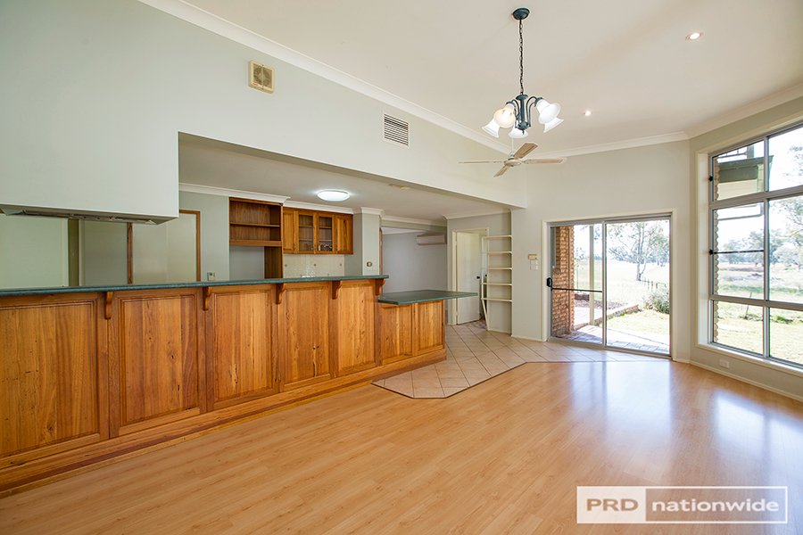 65 Graham Street TAMWORTH 4