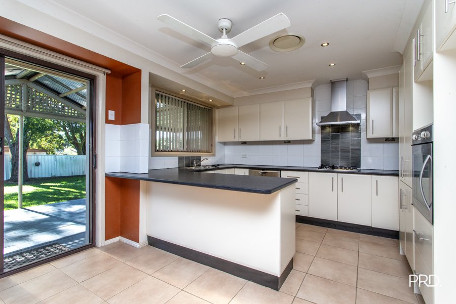 65 Greenbank Dr  Werrington Downs 2