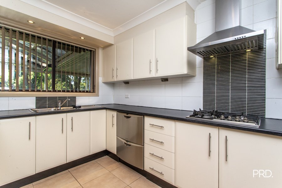 65 Greenbank Dr  Werrington Downs 3