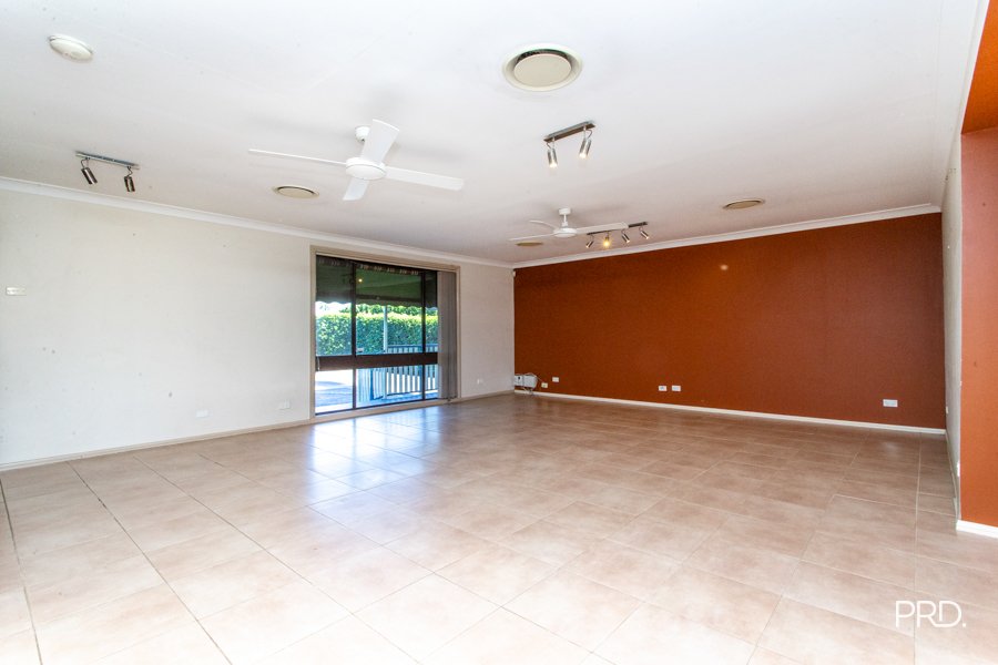 65 Greenbank Dr  Werrington Downs 5