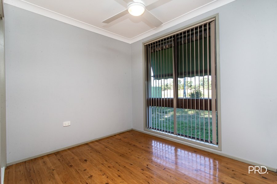 65 Greenbank Dr  Werrington Downs 8