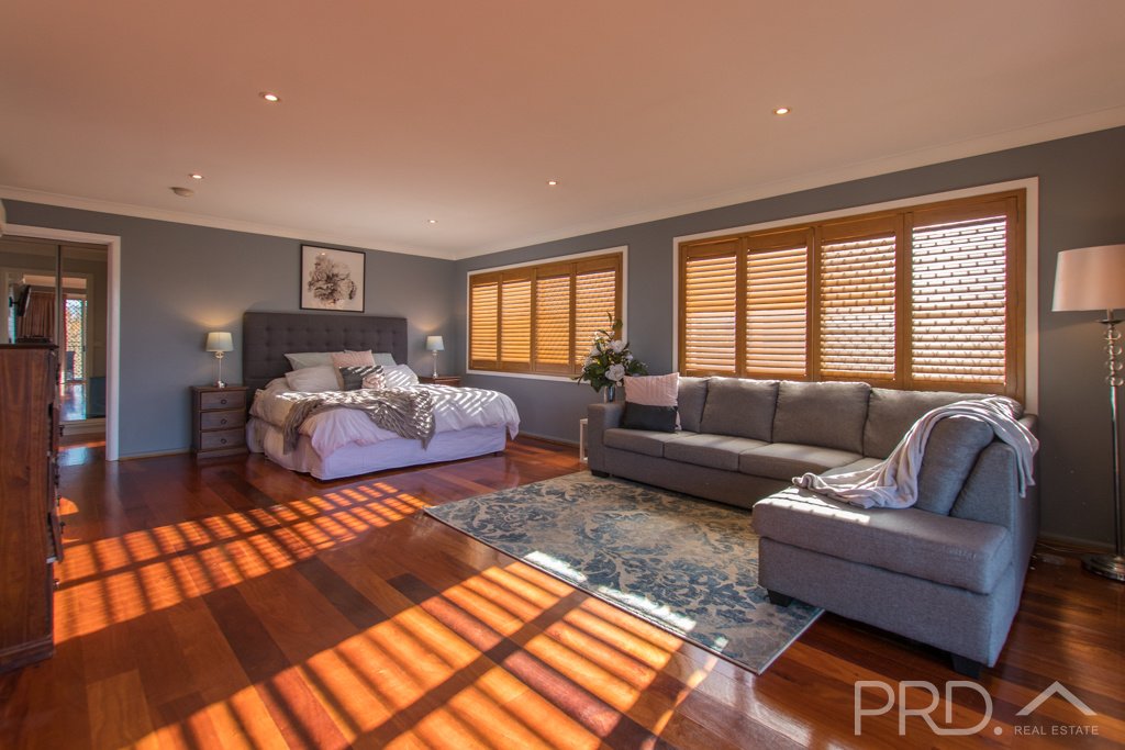 65 Lambie Street TUMUT 6