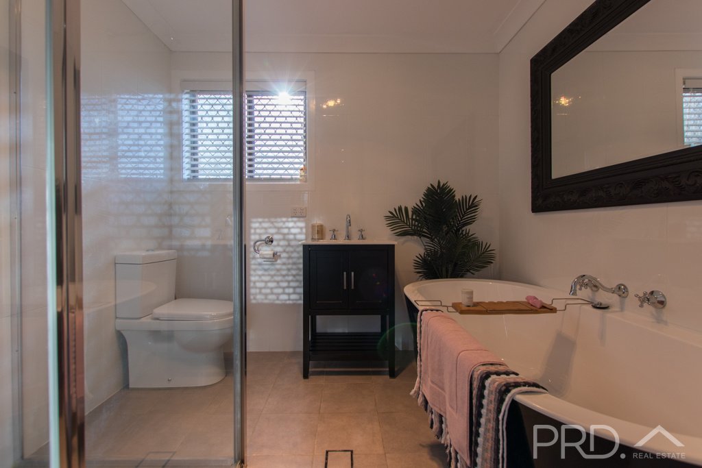 65 Lambie Street TUMUT 9