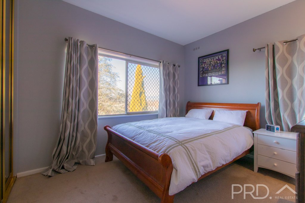 65 Lambie Street TUMUT 10