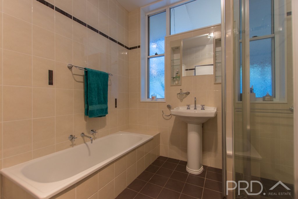 65 Lambie Street TUMUT 12