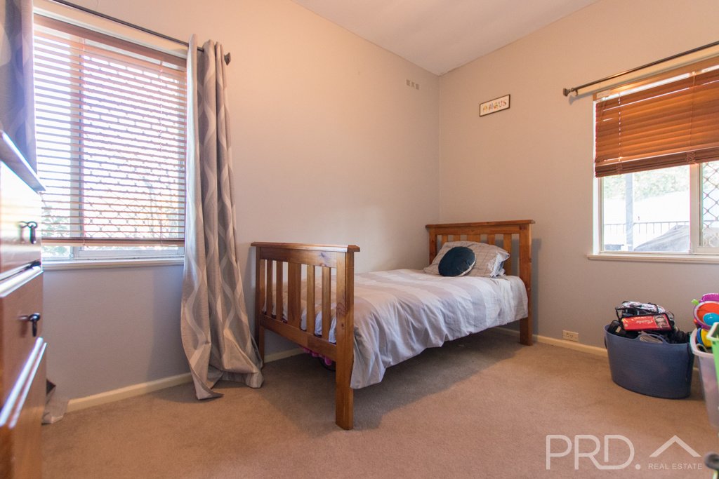 65 Lambie Street TUMUT 13