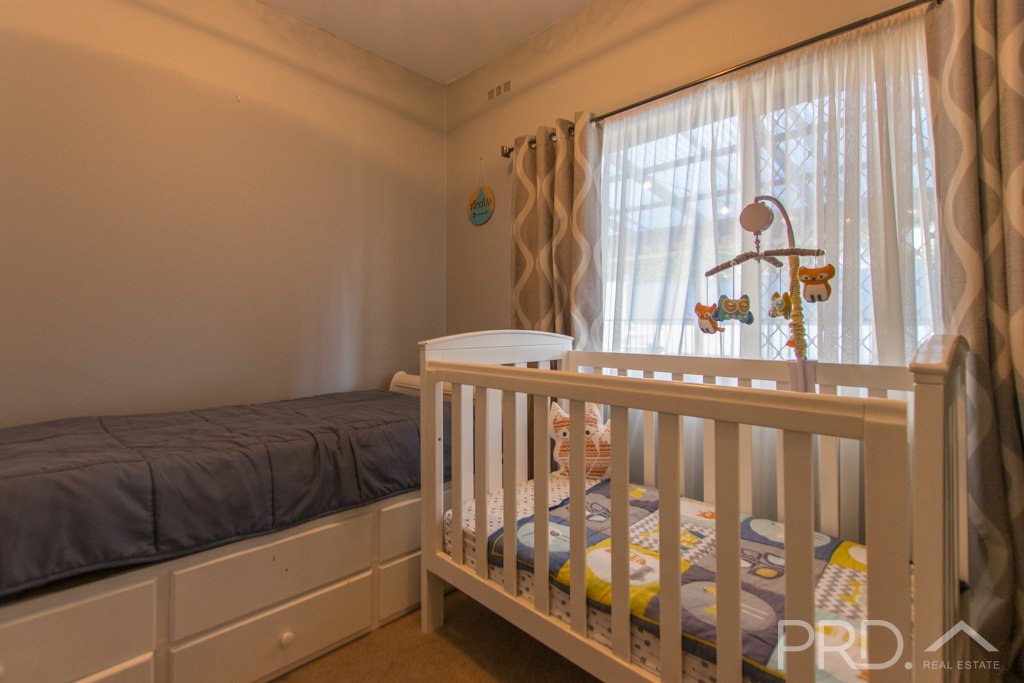 65 Lambie Street TUMUT 14