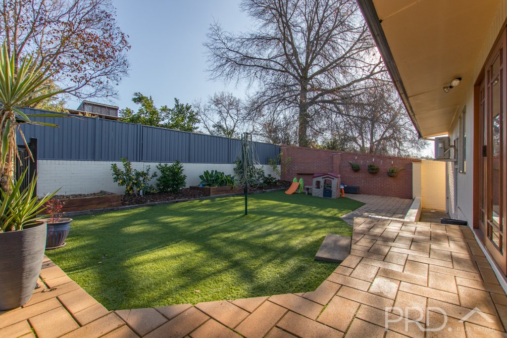 65 Lambie Street TUMUT 19