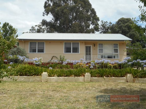 65 Lynch Street ADELONG 1
