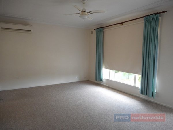 65 Lynch Street ADELONG 7