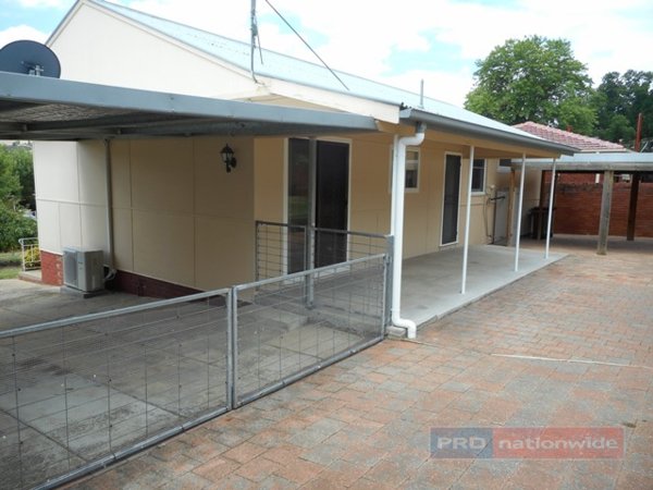 65 Lynch Street ADELONG 13