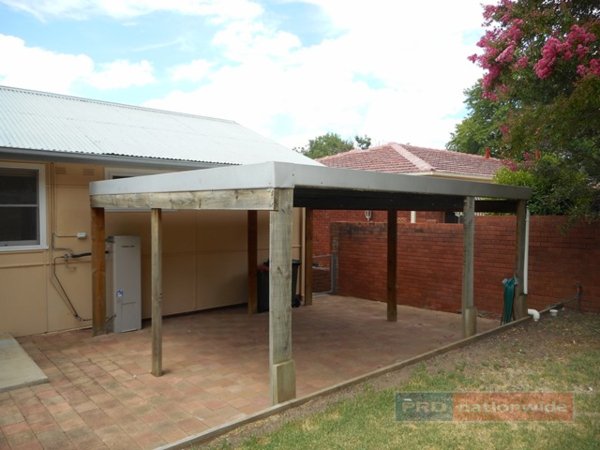 65 Lynch Street ADELONG 16