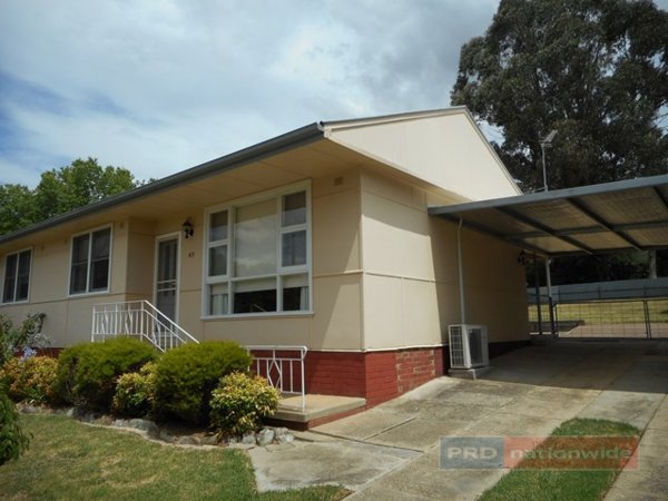 65 Lynch Street ADELONG 19