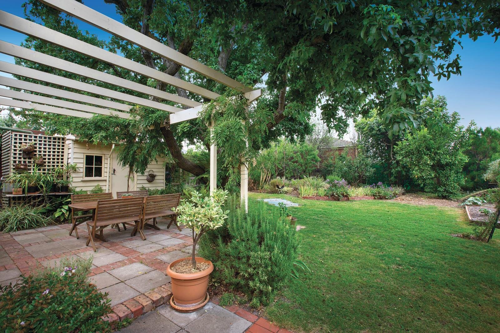 65 Manning Road, Malvern East, VIC