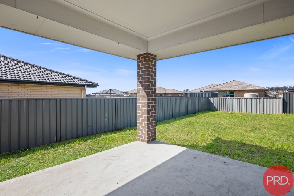 65 Niven Parade RUTHERFORD 8