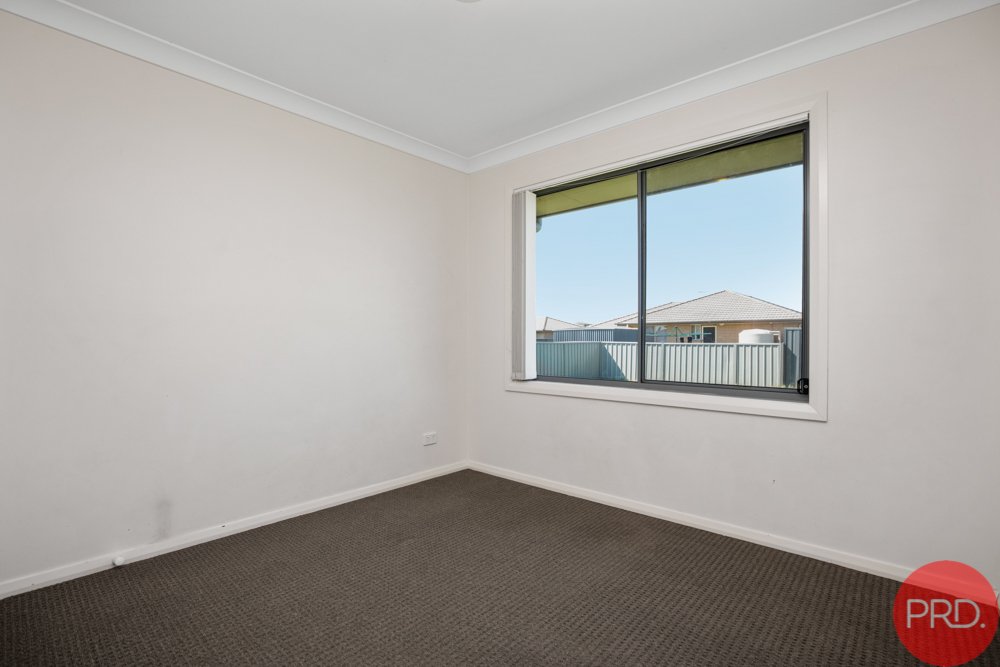 65 Niven Parade RUTHERFORD 14