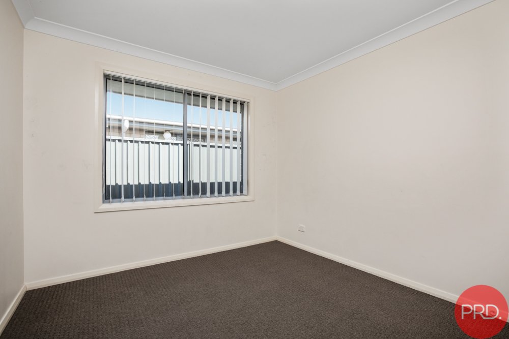 65 Niven Parade RUTHERFORD 16