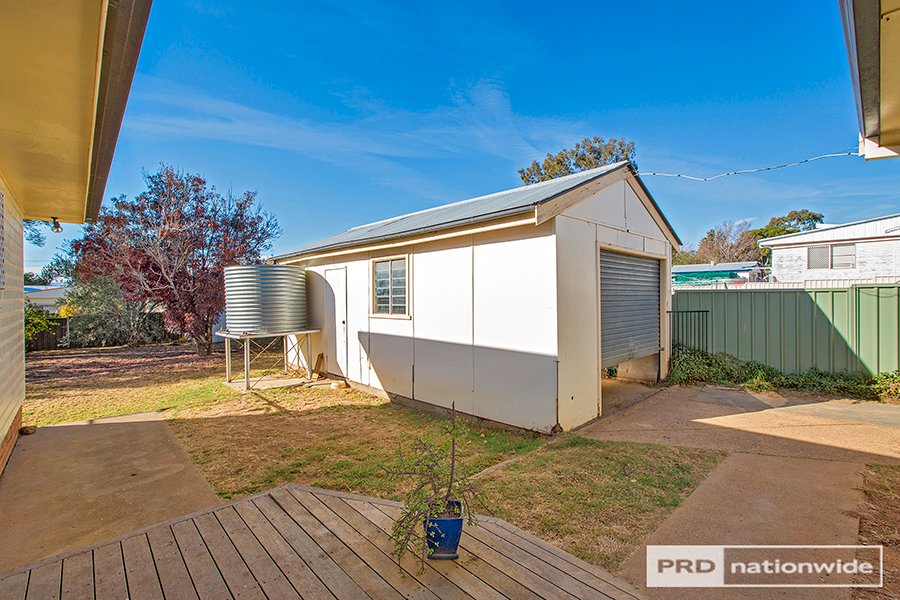 65 Oak Street TAMWORTH 3