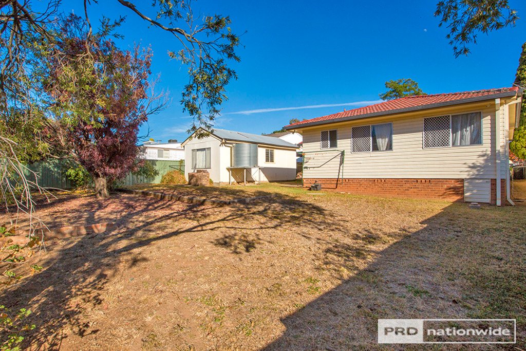 65 Oak Street TAMWORTH 5