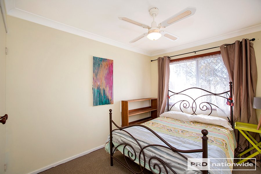 65 Oak Street TAMWORTH 8