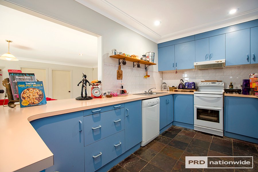 65 Oak Street TAMWORTH 9