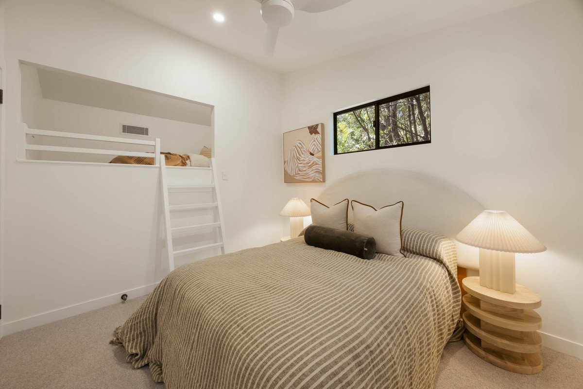 65 Ocean Parade Burleigh Heads 26