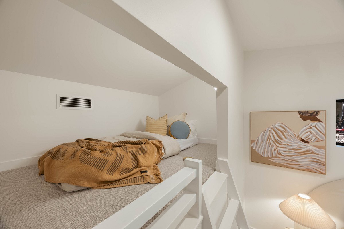 65 Ocean Parade Burleigh Heads 27