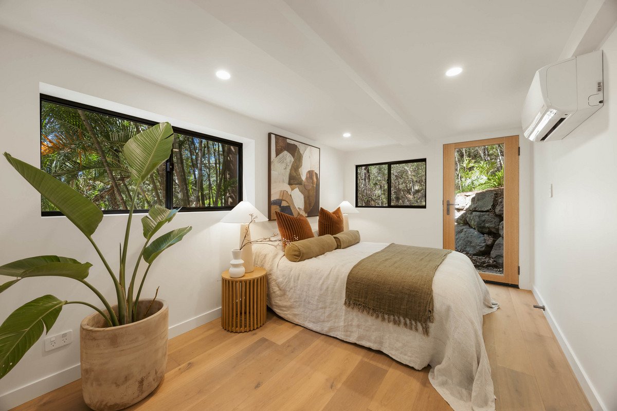 65 Ocean Parade Burleigh Heads 32