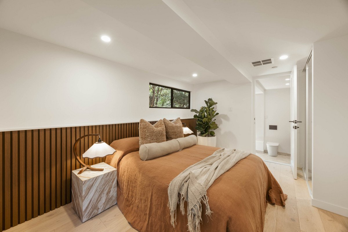 65 Ocean Parade Burleigh Heads 34