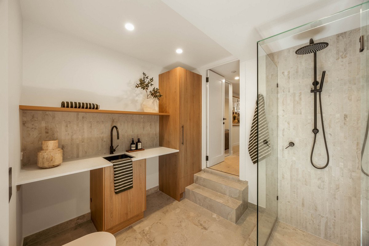 65 Ocean Parade Burleigh Heads 35