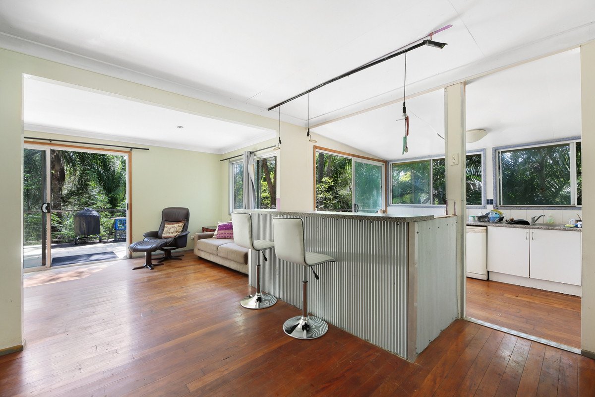 65 Ocean Parade Burleigh Heads 6