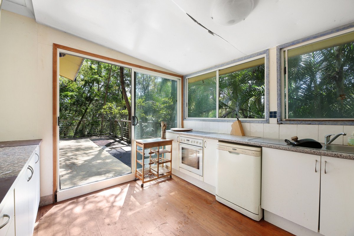 65 Ocean Parade Burleigh Heads 11